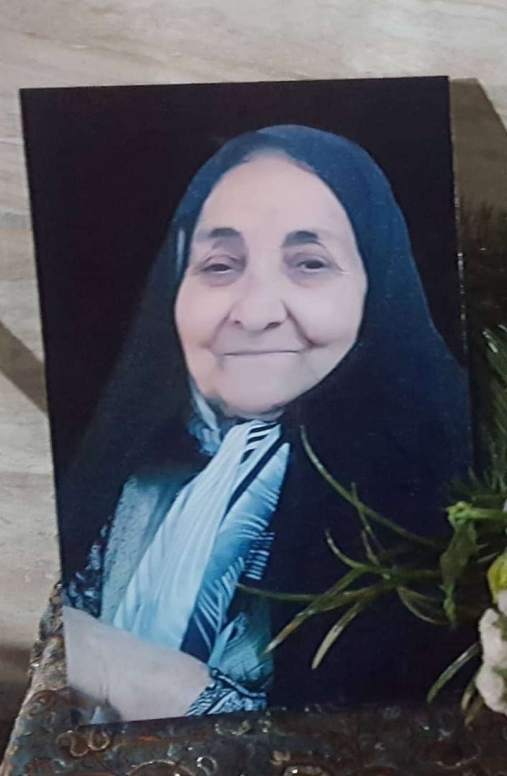 مادر مهربان سیده عذرا حسینی