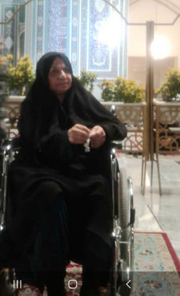 صغری اکبرزاده