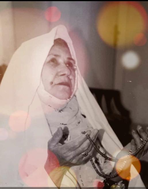 باعرض سلام به خانواده گرامی اکبری ودولت علیزاده درگذشت مادرگرامیتان راتسلیت گفته وروحش شادوقرین رحمت الهی حاج خانم رقیه دولت علیزاده