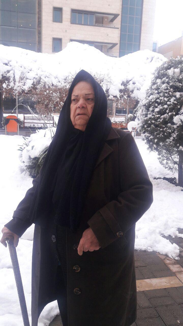 یادبود شادروان حاجیه خانم کبری دشتی