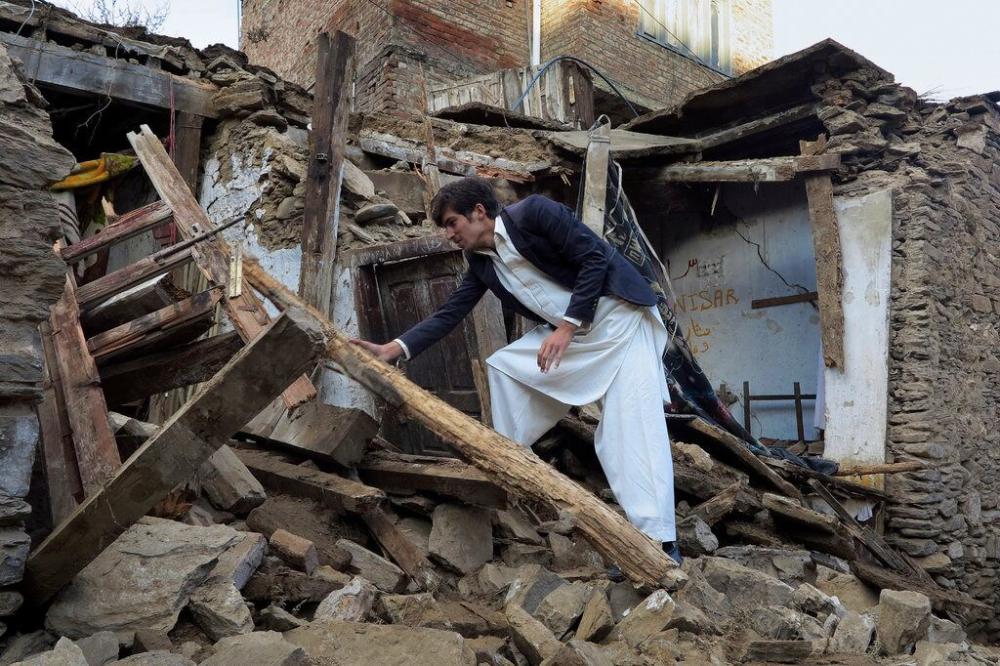 یادبود جانباختگان حادثه زلزله افغانستان