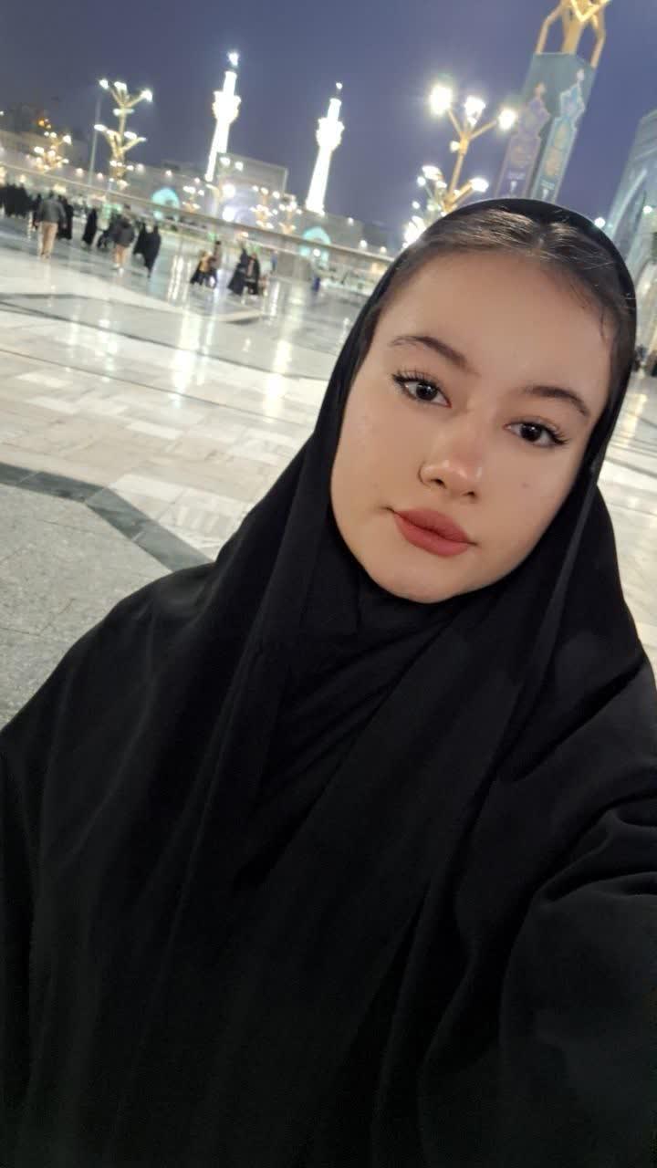 نگار باقری