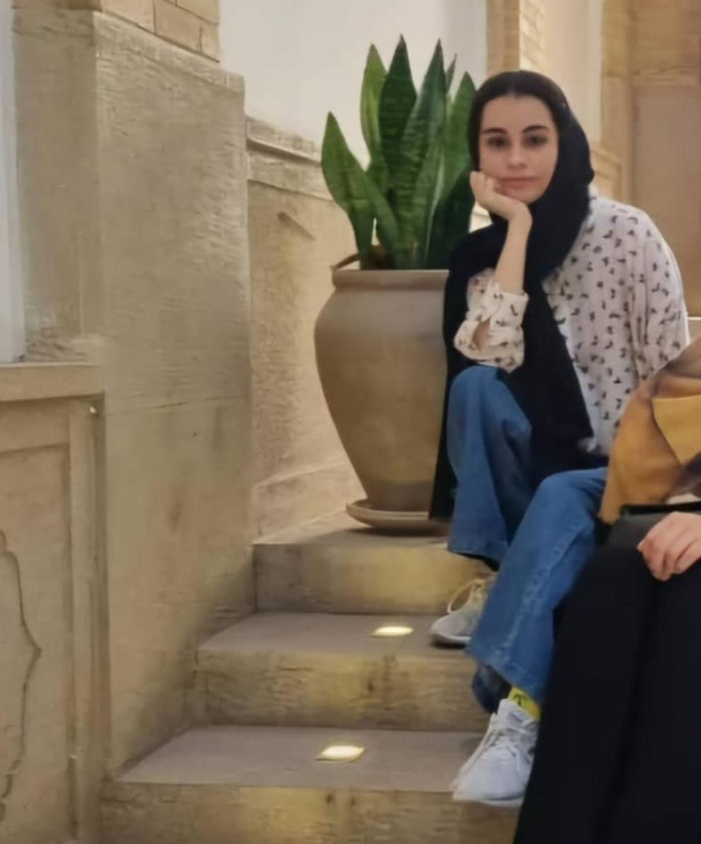 سارا رضازاده