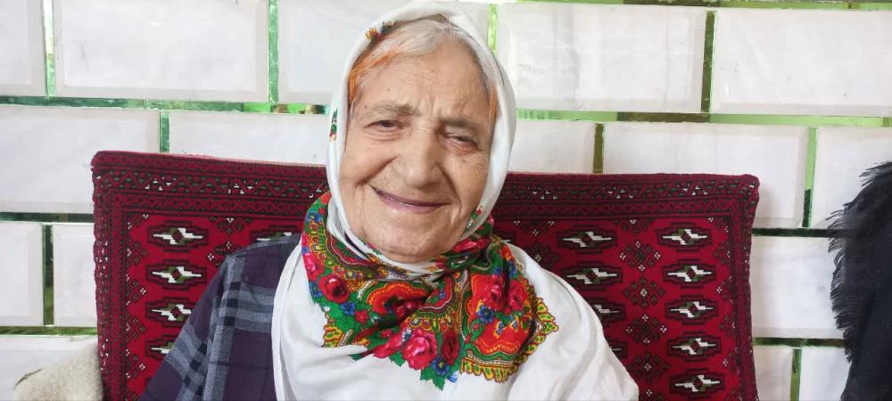 آسیه فرج نیا