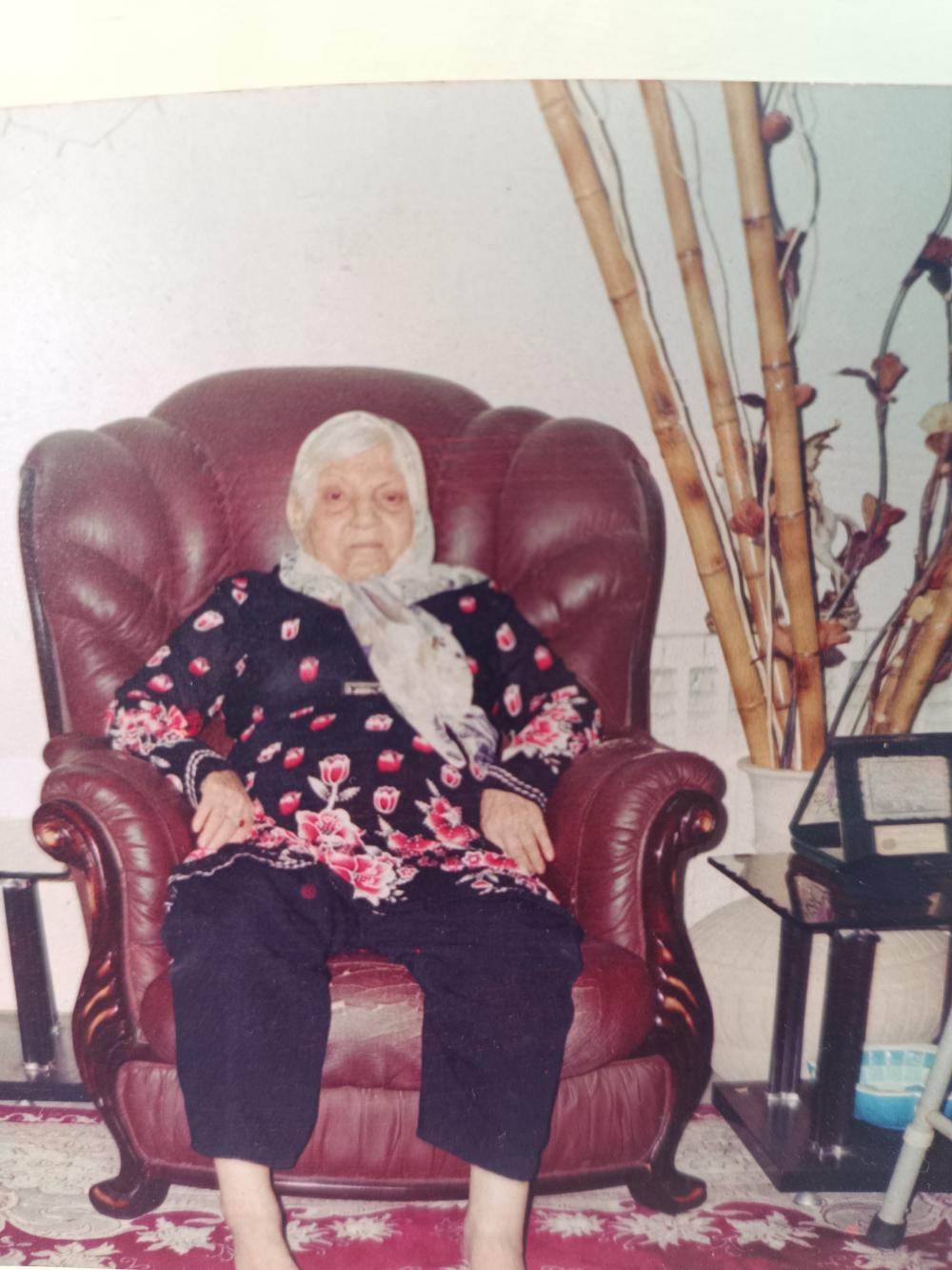 خانم گل میمی زاده