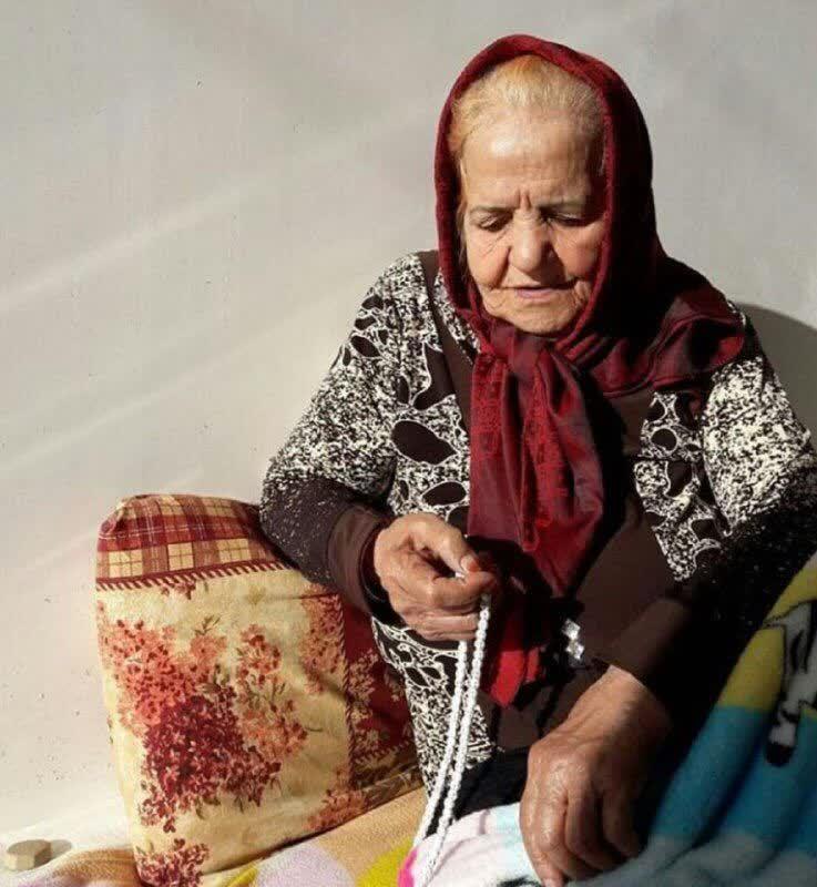 حاجیه خانم سکینه سوزنیان کاشانی