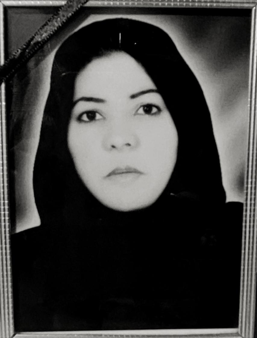 لیلا آموزگار