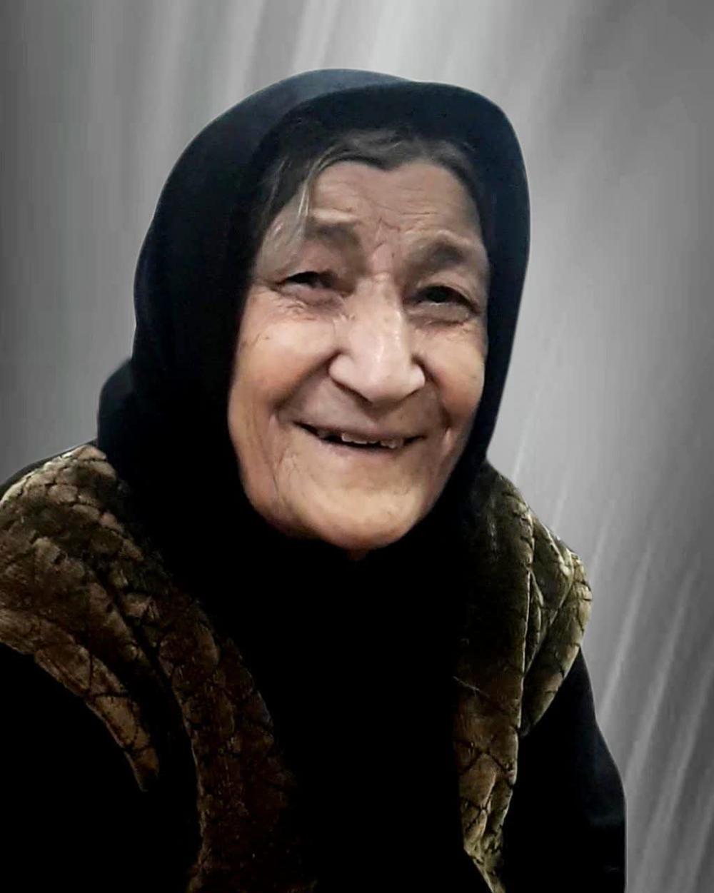 طاهره اکبری