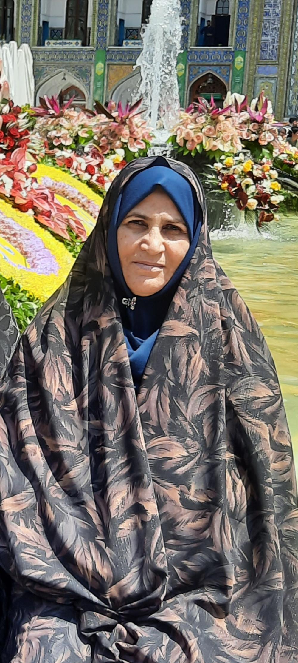 خدیجه آقاخانی