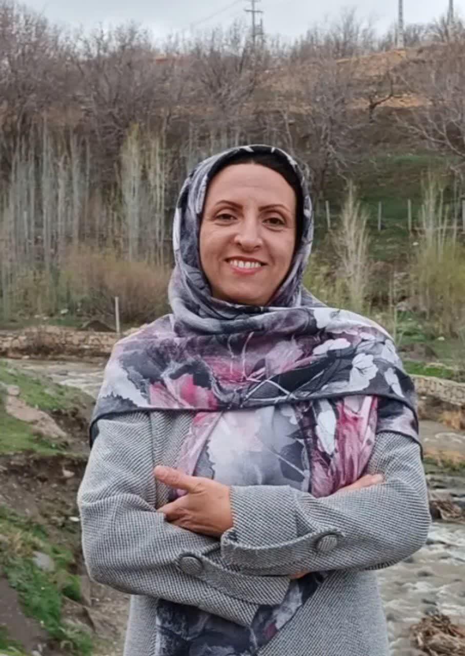 فاطمه اسدی تشویق