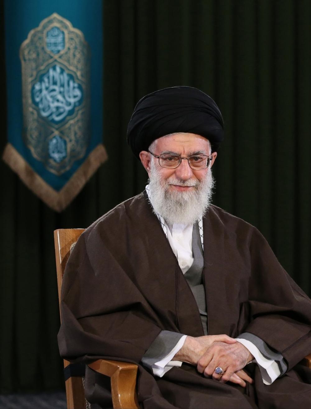 سید علی خامنه‌ای عزیز