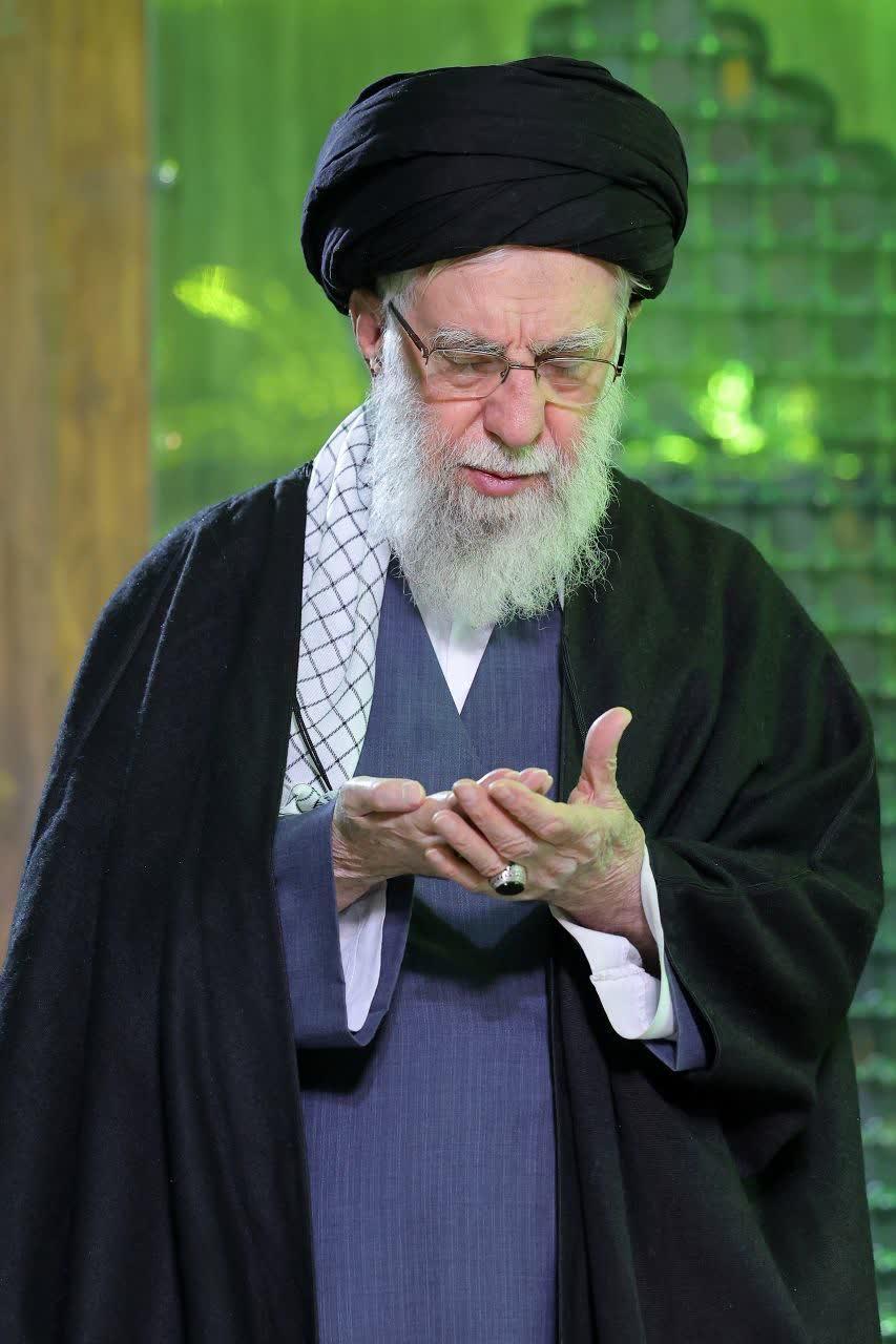 آیت الله العظمی سید علی حسینی خامنه ای(ره)