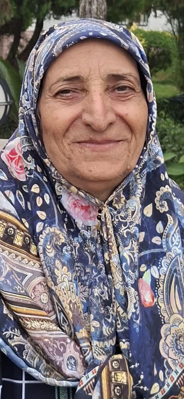 کبری اخوین
