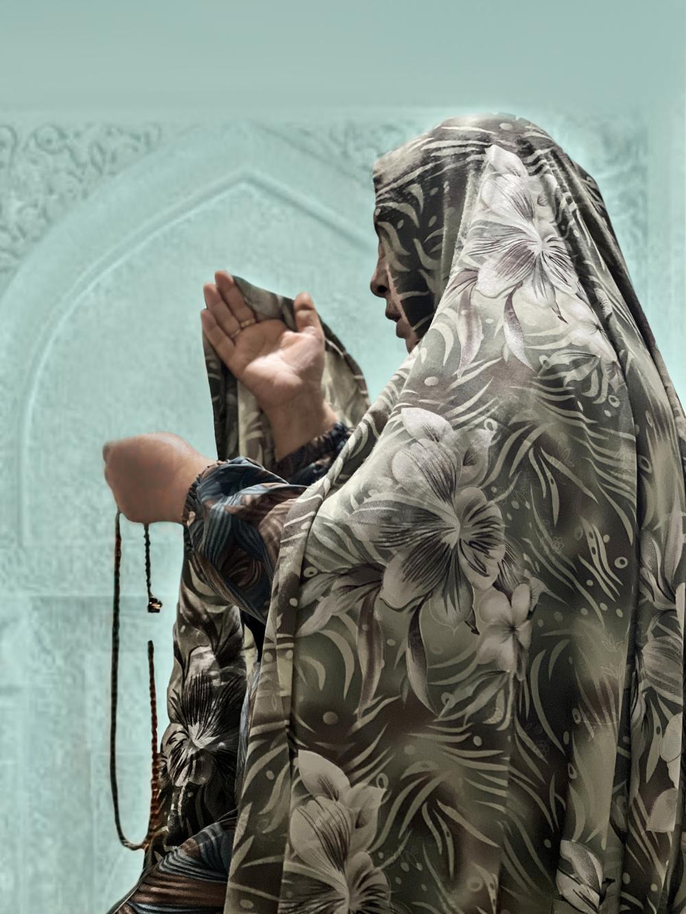 زینب احمدی