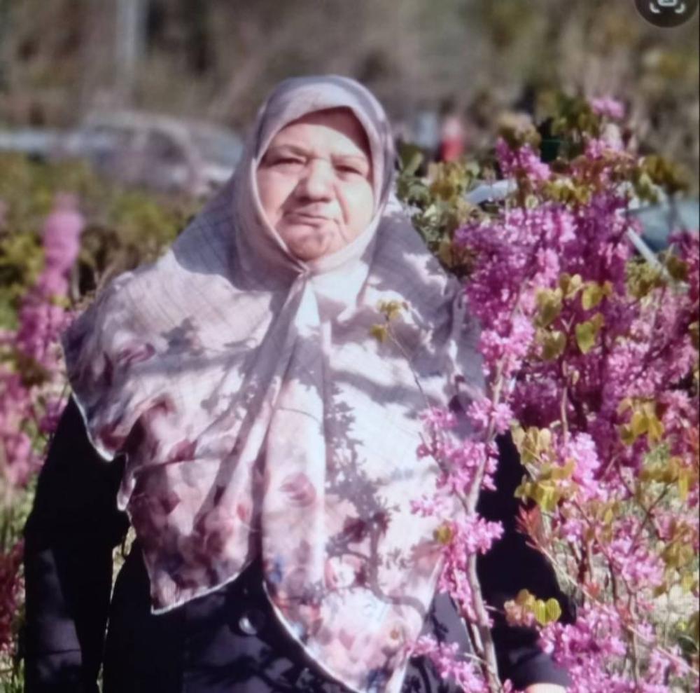 کبری امیری جورابی
