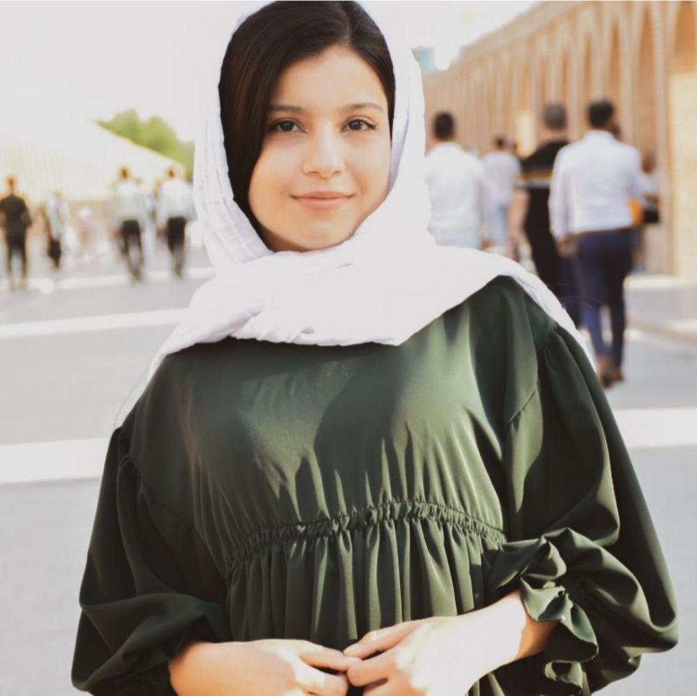 دوشیزه مهدیه حمزه ئی