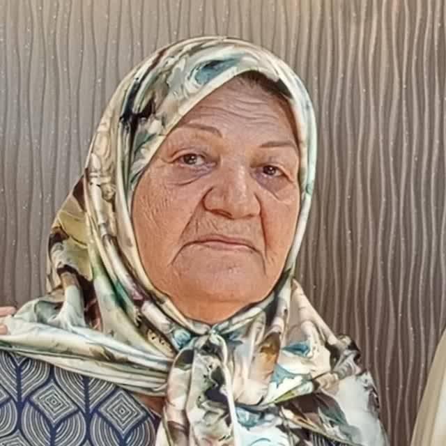 زهرا احمدآبادی