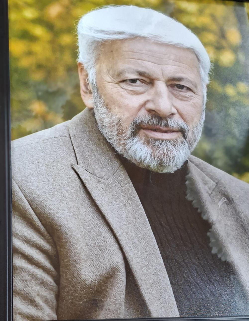 اکبر نیازی