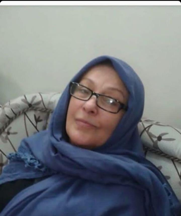 اشرف السادات سبکبار