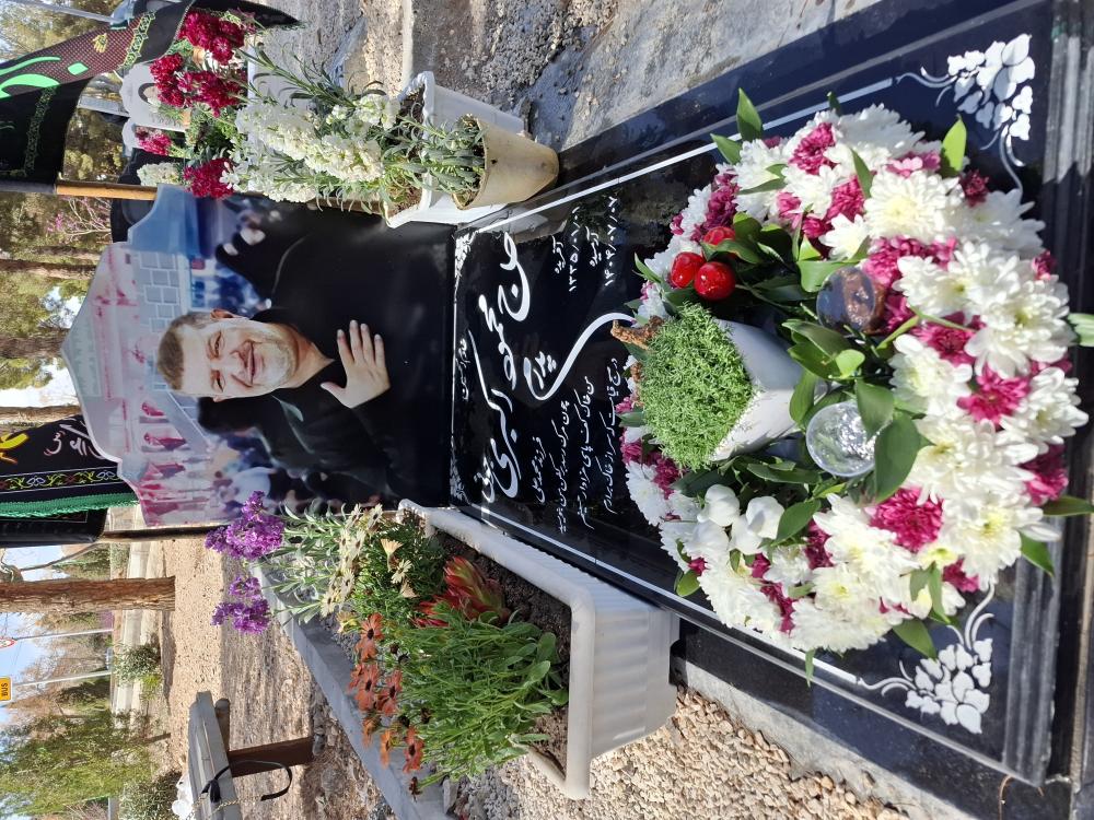 محمود اکبری