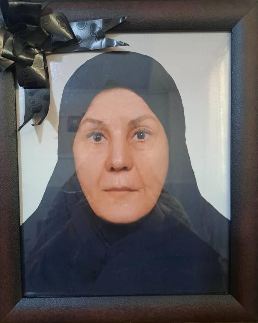 خاله صغری پولادی