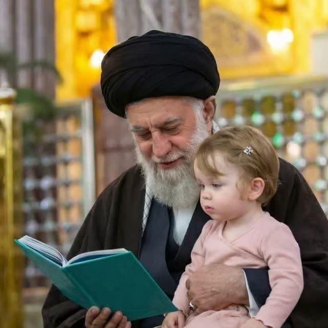 سیدعلی خامنه ای و شهدای خانواده ایشان