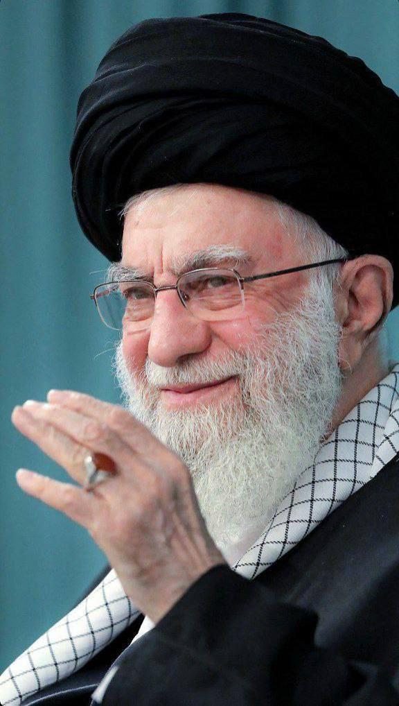 آیت الله سیدعلی الحسینی الخامنه‌ای و خانواده ایشان